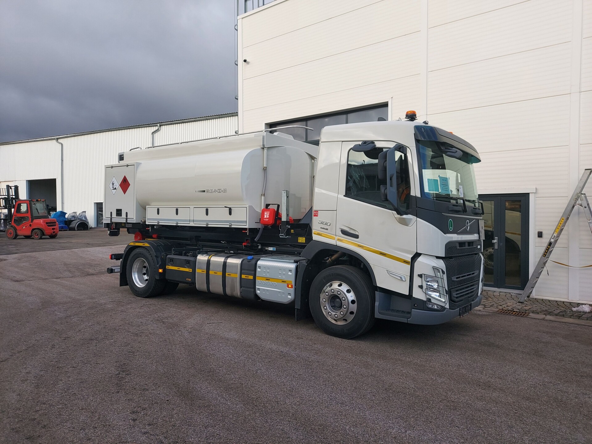 Kontejnery na naftu a AdBlue CSAL 6KN-AD až CSAL 10KN-AD - Obrázek 3