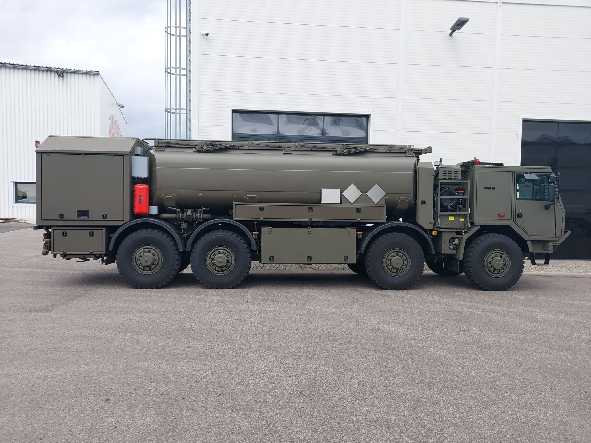 Plnič letecké techniky CN 16PL