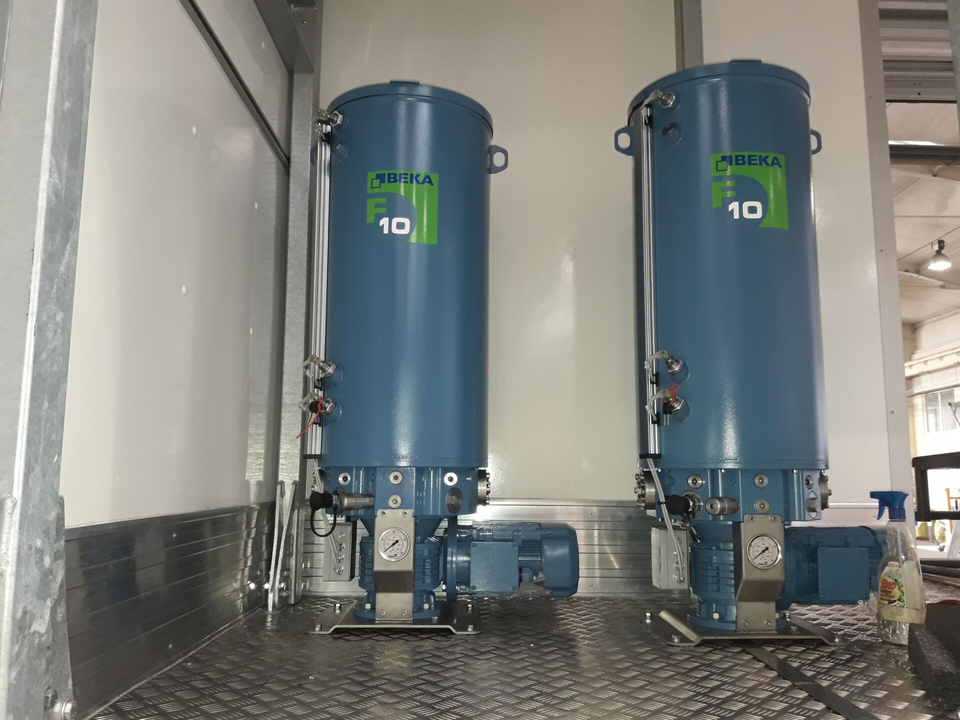 Skříňové servisní moduly na oleje, tuhá maziva a další tekutiny a pro realizaci servisních operací typ CN-MV - Obrázek 14