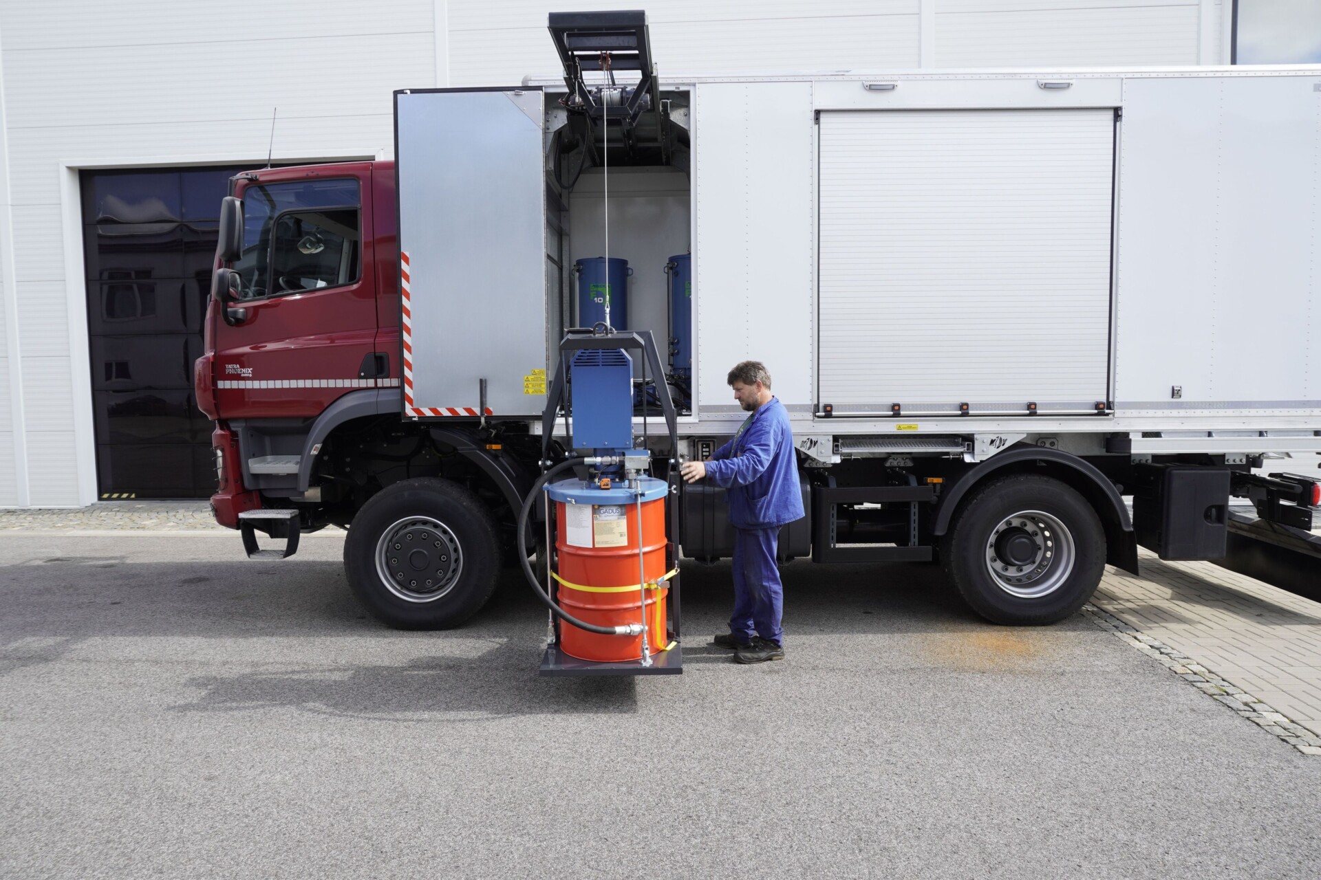 Skříňové servisní moduly na oleje, tuhá maziva a další tekutiny a pro realizaci servisních operací typ CN-MV - Obrázek 13