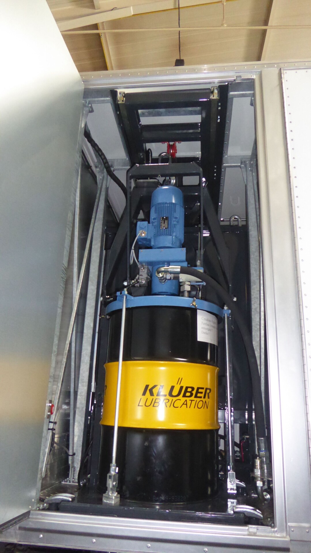 Skříňové servisní moduly na oleje, tuhá maziva a další tekutiny a pro realizaci servisních operací typ CN-MV - Obrázek 3