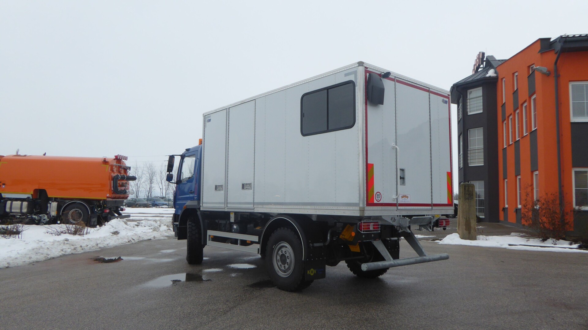 Skříňové servisní moduly na oleje, tuhá maziva a další tekutiny a pro realizaci servisních operací typ CN-MV - Obrázek 4