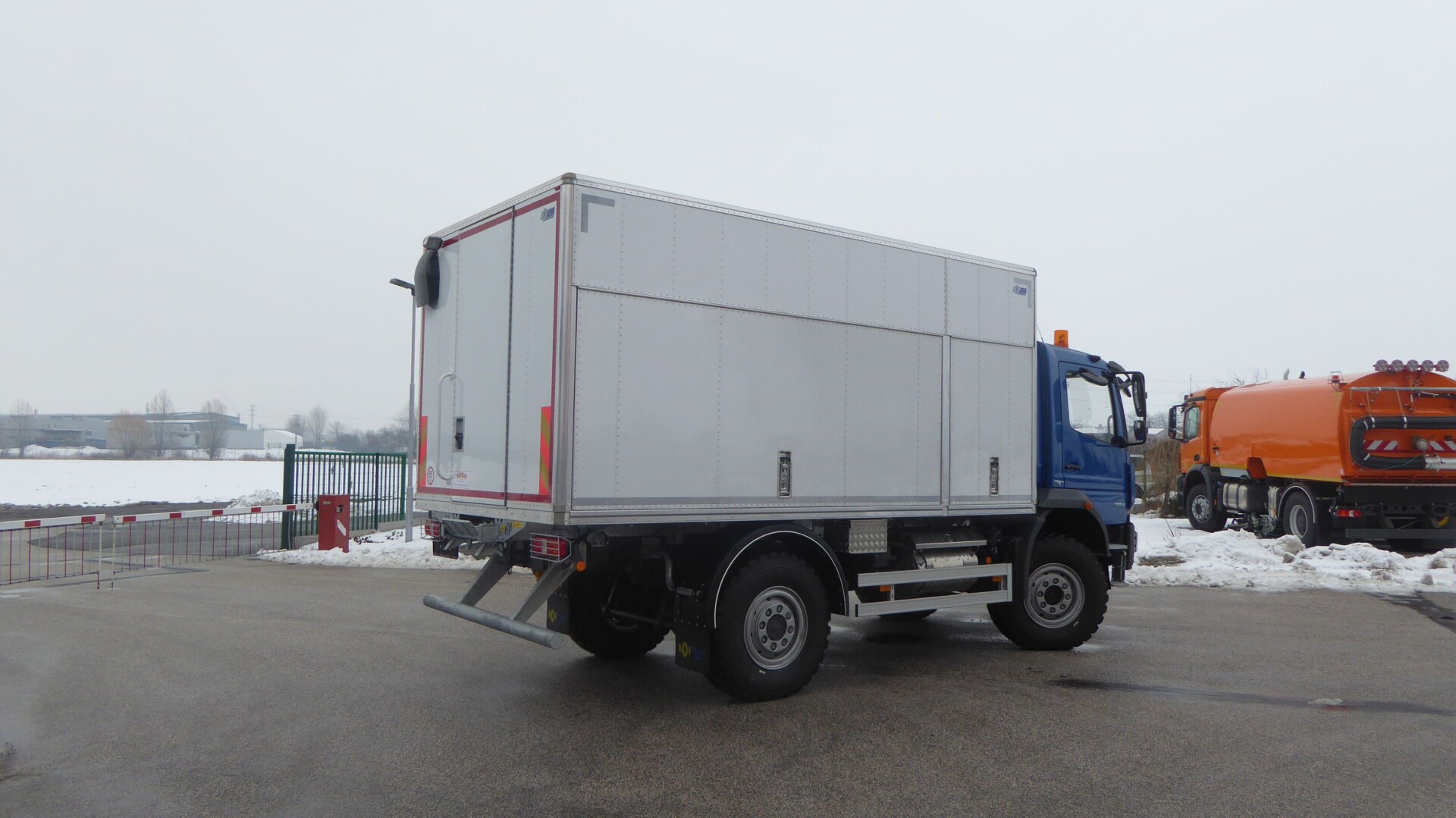 Skříňové servisní moduly na oleje, tuhá maziva a další tekutiny a pro realizaci servisních operací typ CN-MV - Obrázek 5